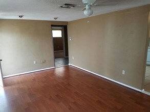 7043 Stone Rd in Port Richey, FL - Building Photo - Building Photo