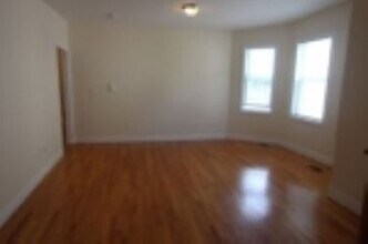 36 Lincoln Pky, Unit 2 in Somerville, MA - Foto de edificio - Building Photo