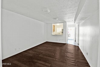 5200 Carousel Dr in El Paso, TX - Building Photo - Building Photo