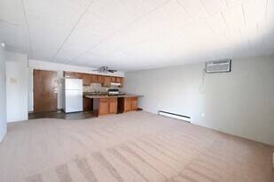 Foxwood Apartments in Coraopolis, PA - Building Photo