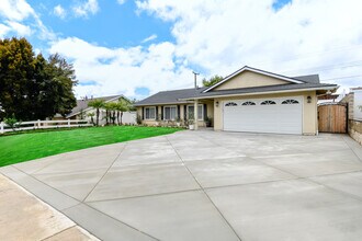901 Carlson Dr in Brea, CA - Building Photo - Building Photo