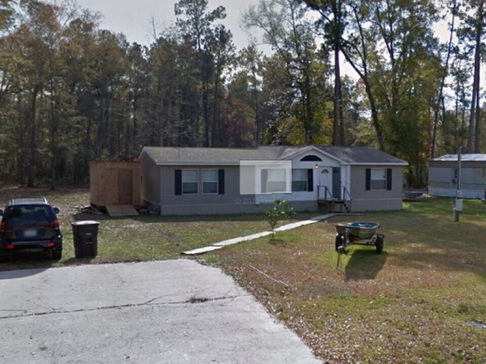 345 W Tram Rd in Vidor, TX - Building Photo