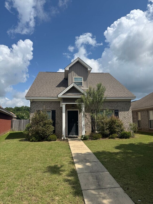 8729 Lindsey Ln in Montgomery, AL - Building Photo - Building Photo