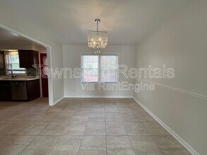 5449 Thompson Cir in Hope Mills, NC - Building Photo - Building Photo