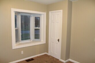1519 Baker Dr in Kalamazoo, MI - Building Photo - Building Photo