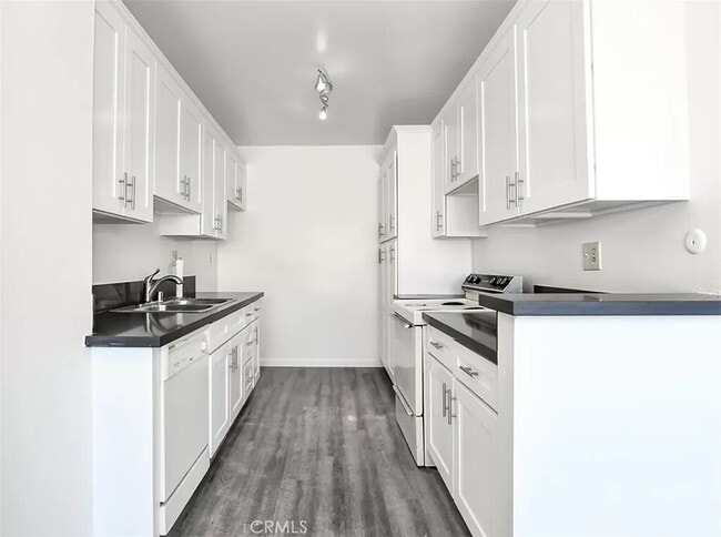 property at 5414 Newcastle Ave