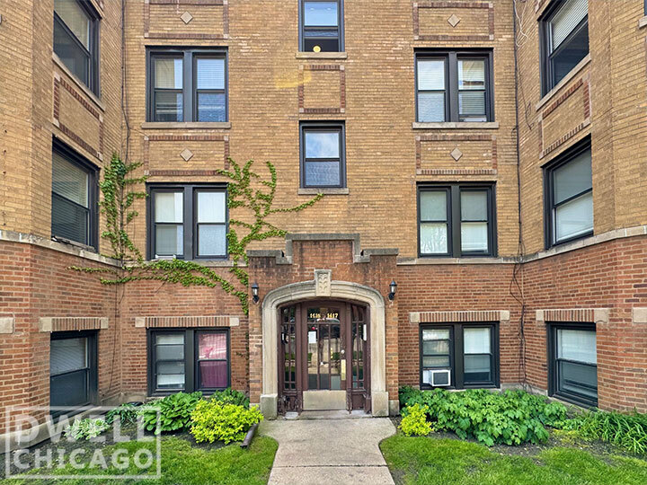 1425 W Hutchinson St, Unit 1 in Chicago, IL - Building Photo