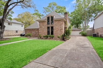 4719 Bicentennial Ct, Unit 1201 in Houston, TX - Building Photo - Building Photo