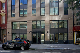 75 Sullivan St in New York, NY - Building Photo - Building Photo