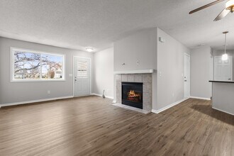 17303 Wilderness Cir SE in Prior Lake, MN - Foto de edificio - Building Photo