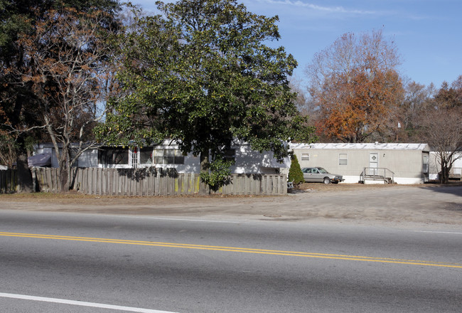 Colony Oaks in Savannah, GA - Building Photo - Building Photo