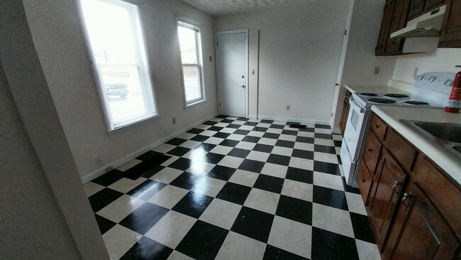 160 S Main St, Unit 2 in Barre, VT - Building Photo - Building Photo