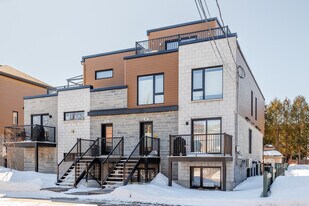 66 Du Parc Av in Laval, QC - Building Photo