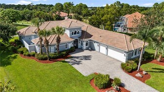 872 SW Squire Johns Ln in Palm City, FL - Building Photo