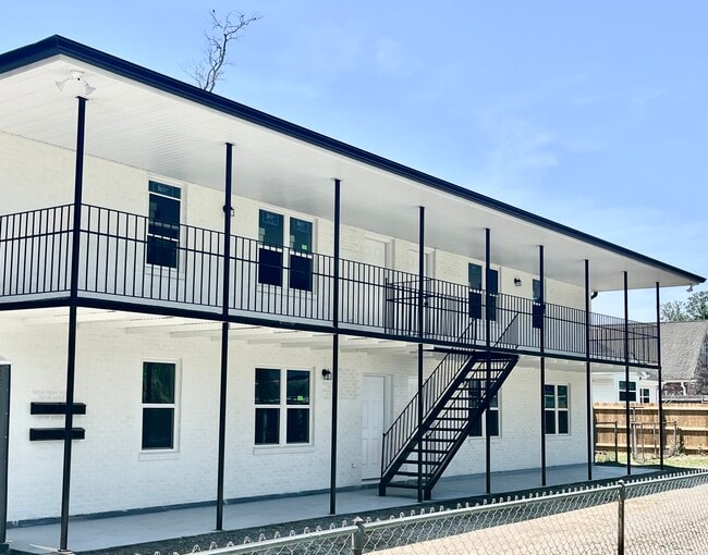 704 Orion Ave, Unit A