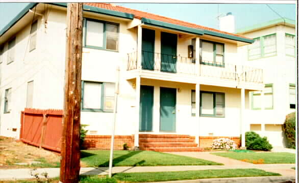 1206 Carmelita Ave in Burlingame, CA - Foto de edificio