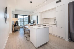 955 Rue Lucien-L'Allier in Montréal, QC - Building Photo