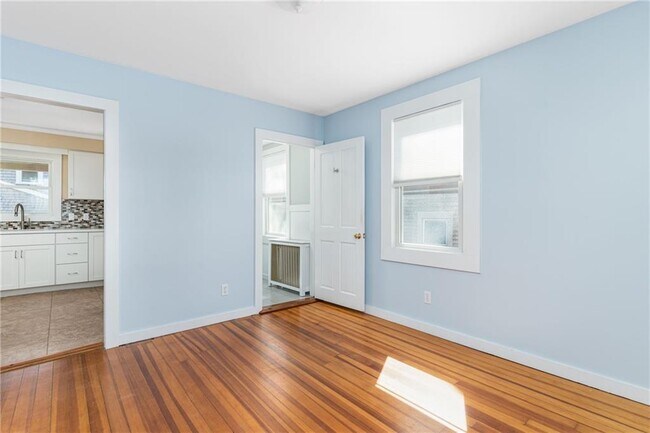 23 Holland St in Newport, RI - Building Photo - Building Photo