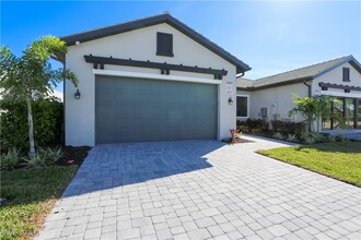 14727 Kingfisher Lp in Naples, FL - Building Photo - Building Photo