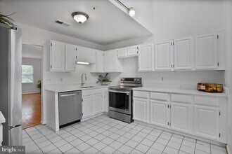 4223 N Carlin Springs Rd in Arlington, VA - Building Photo - Building Photo