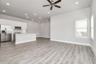 7326 Coconut Bay Dr, Unit B in Cypress, TX - Building Photo - Building Photo