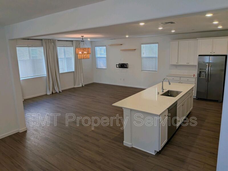 8809 Boes Wy in Sacramento, CA - Building Photo