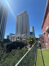 215 Central Ave, Unit 4D in St. Petersburg, FL - Foto de edificio - Building Photo