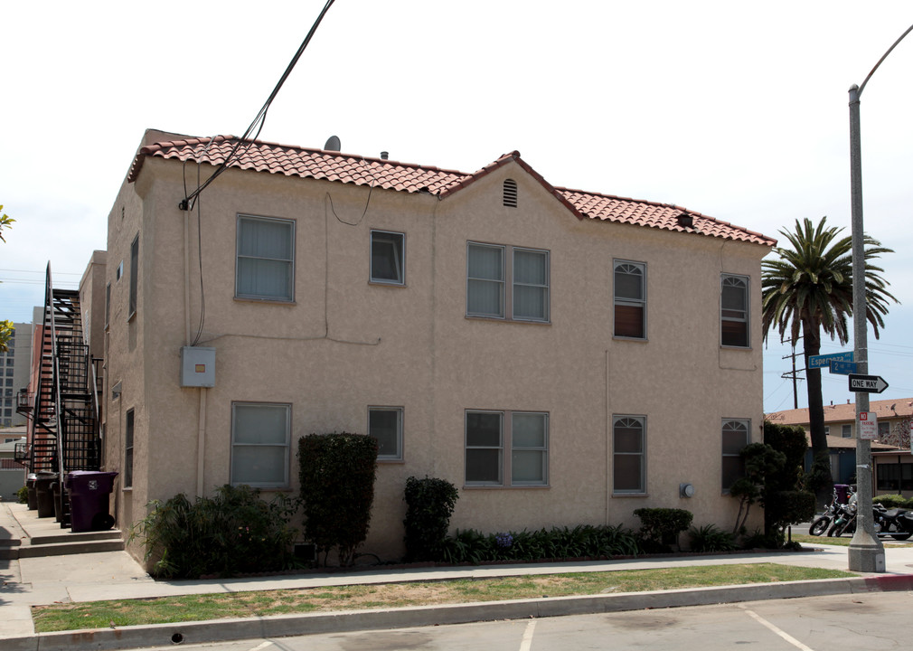 136 Esperanza Ave in Long Beach, CA - Building Photo