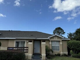3120 Sandy Shore Ln in Kissimmee, FL - Building Photo