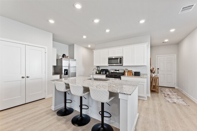 16215 Globetrotter Ct in Porter, TX - Building Photo - Building Photo