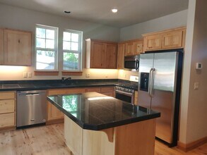 2379 NW Labiche Ln in Bend, OR - Building Photo - Building Photo