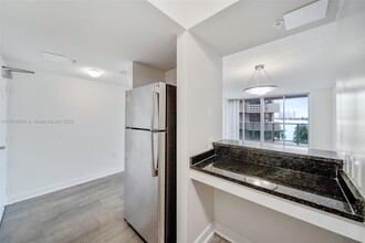 1500 Bay Rd, Unit G-0601 in Miami Beach, FL - Building Photo - Building Photo