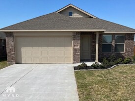 3709 Montage Blvd in Mustang, OK - Building Photo