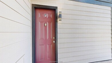 806 Oran Cir, Unit F in Bryan, TX - Foto de edificio - Building Photo