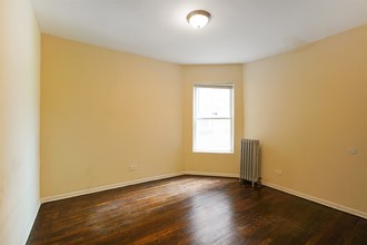 6421 S Ellis Ave in Chicago, IL - Building Photo - Interior Photo