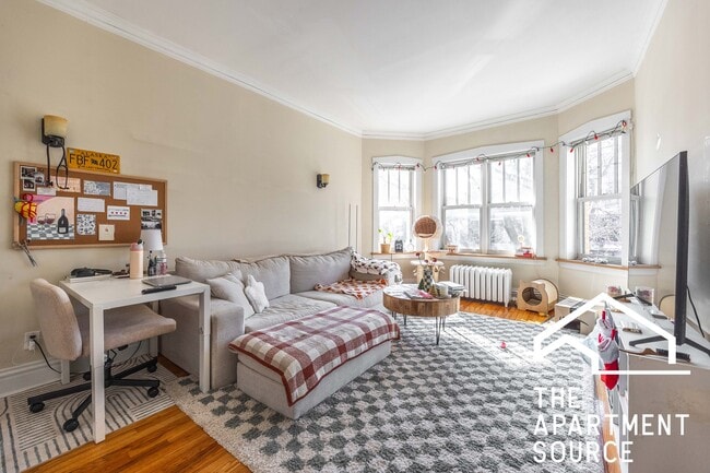 823 W Wrightwood Ave, Unit 2