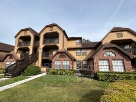 365 Forestway Cir in Altamonte Springs, FL - Building Photo