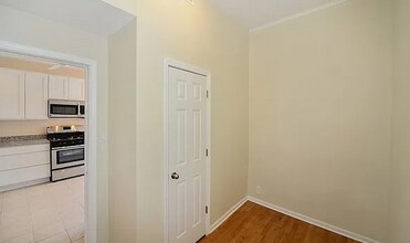 1943 W Warner Ave, Unit 1 in Chicago, IL - Foto de edificio - Building Photo