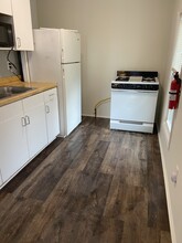 11 John St, Unit #2 upstairs apartment in Oswego, NY - Foto de edificio - Building Photo