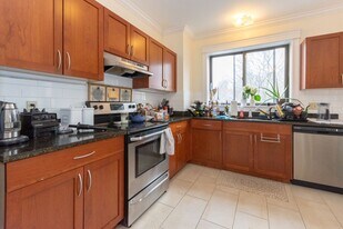 31 Glenville Ave in Boston, MA - Building Photo