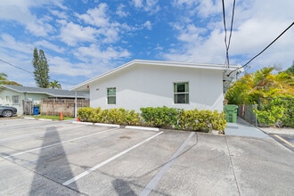 411 SE 3rd Ave in Hallandale Beach, FL - Building Photo - Building Photo