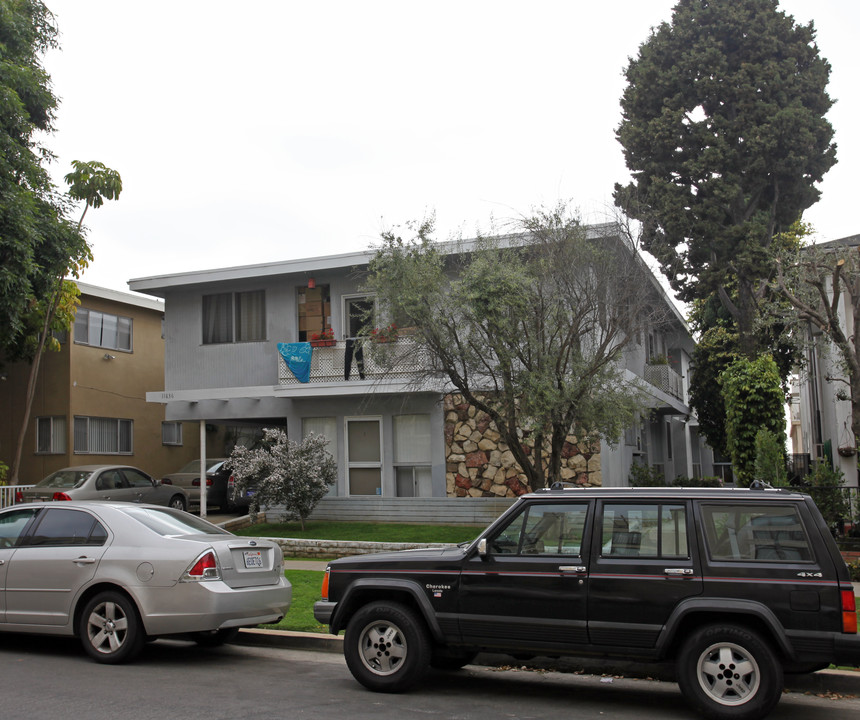 11836 Gorham Ave in Los Angeles, CA - Building Photo