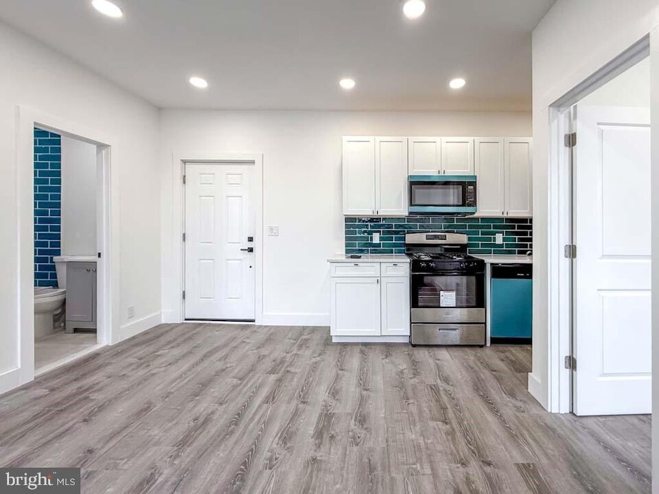 30 Haddon Ave in Collingswood, NJ - Building Photo