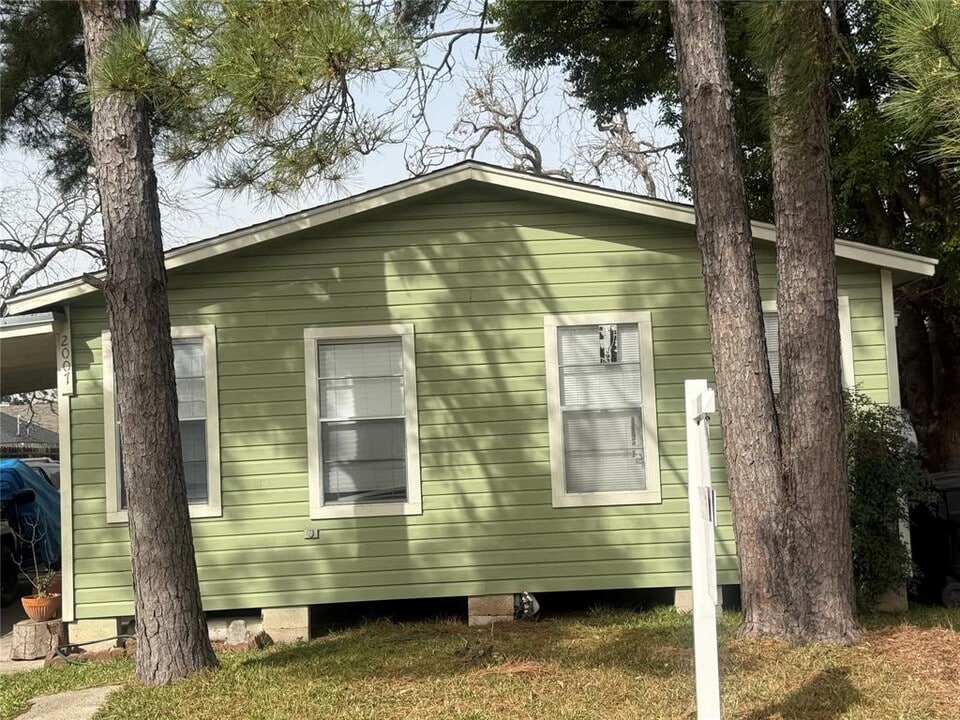 2007 Gostick St in Houston, TX - Building Photo