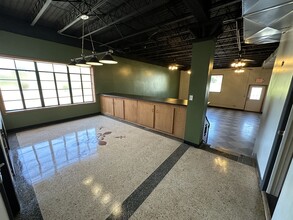 305 Rebecca St, Unit 307 in Bristol, VA - Foto de edificio - Building Photo