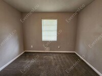 229 W Canterbury Dr photo'