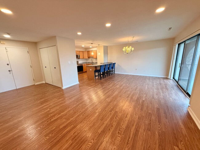 property at 1006 Paradise Rd