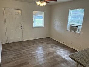 821 Bayport Dr in Lancaster, TX - Building Photo - Building Photo