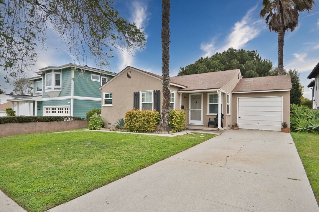 1331 19th St in Manhattan Beach, CA - Building Photo