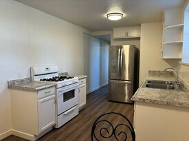 115 Wilbur Ave, Unit B in Antioch, CA - Building Photo